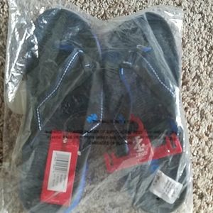 Men's Izod Flip flops.